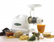 Omega 8004 Nutrition Center Juicer Omega 8004 Nutrition Center Juicer