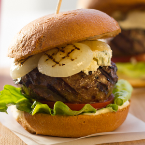 Бургер барбекю из говядины sous vide