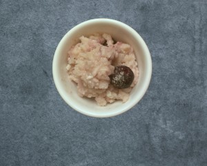 Рисовый пудинг sous vide с вишнями, ванилью и кардамоном